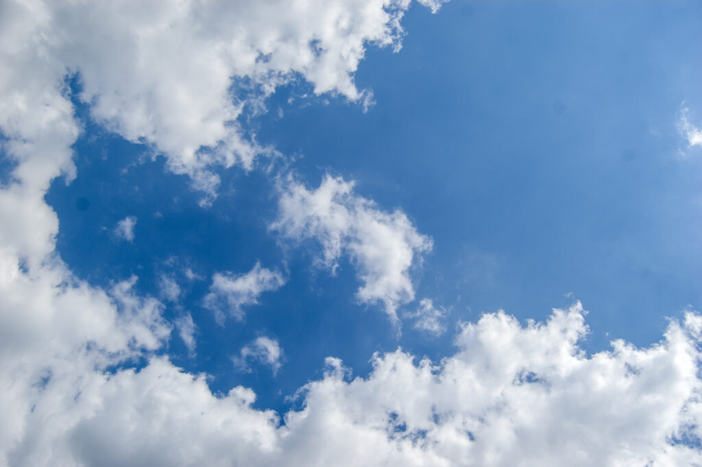 Nuage ciel bleu